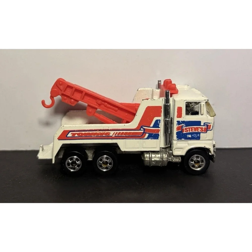 Hot Wheels Workhorses Rig Wrecker Tow Truck Vintage Die Cast Metal Vehicle 1981